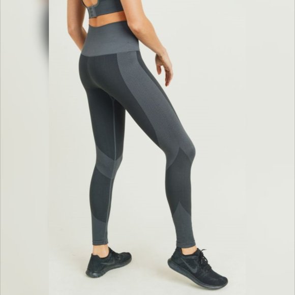 Chevron Track Seamless Highwaist Leggings - Picture 5 of 9